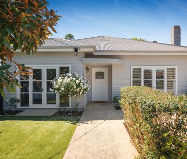 PICTURE PERFECT | FAMILY OASIS | FABULOUS LOCATION - Photo 1