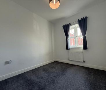 3 bedroom end of terrace house to rent - Photo 4