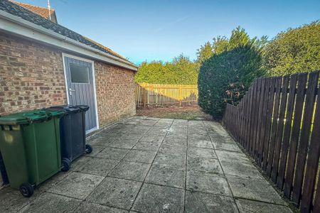 2 bedroom semi-detached house to rent - Photo 3