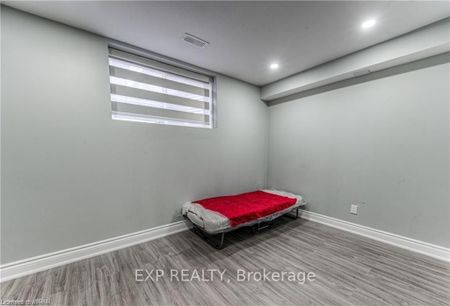 Detached Home For Lease | X8126184 - Photo 2