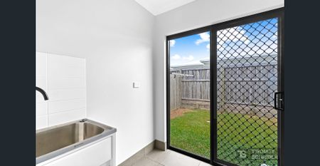 Four Bedroom Trinity Beach Home - Photo 2