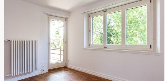 Generous apartment with impressive far-reaching views - Foto 2