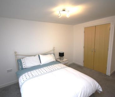 2 bedroom flat to rent - Photo 4