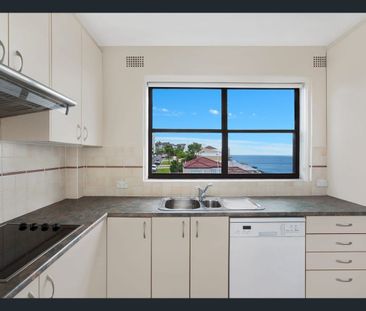 Oversized Coastal Retreat with Stunning Ocean Views - Photo 3