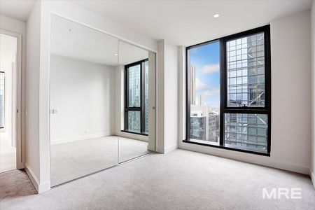 3805/318 Queen Street, Melbourne - Photo 2