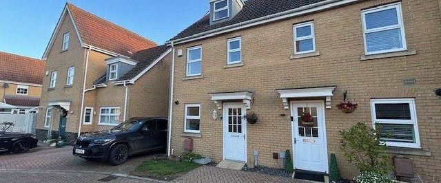 3 bedroom semi-detached house to rent - Photo 1
