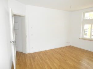 Gluckstr. 16, Wohnung 4 ~~~ Balkon, Fußbodenheizung, Tageslichtbad mit Wanne und Dusche, Parkett, Keller - Photo 4