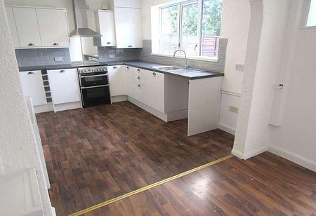 Falcon Lodge Crescent, Sutton Coldfield, West Midlands, B75 - Photo 2