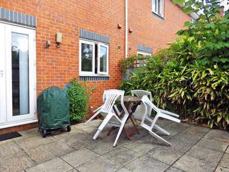 3 bedroom terraced house to rent - Photo 5