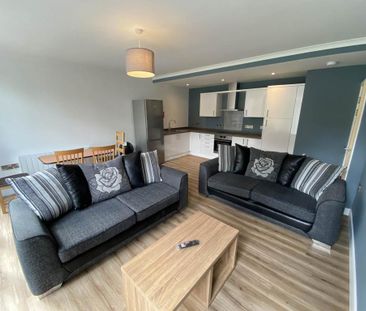 3 bedroom flat to rent - Photo 1