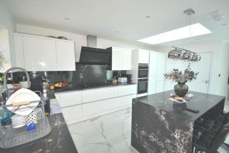 House share to rent - Photo 4