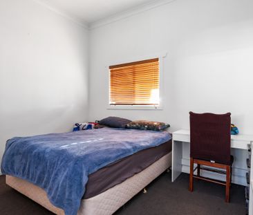 Neat & Tidy 4 X 1 Family Home - Photo 4