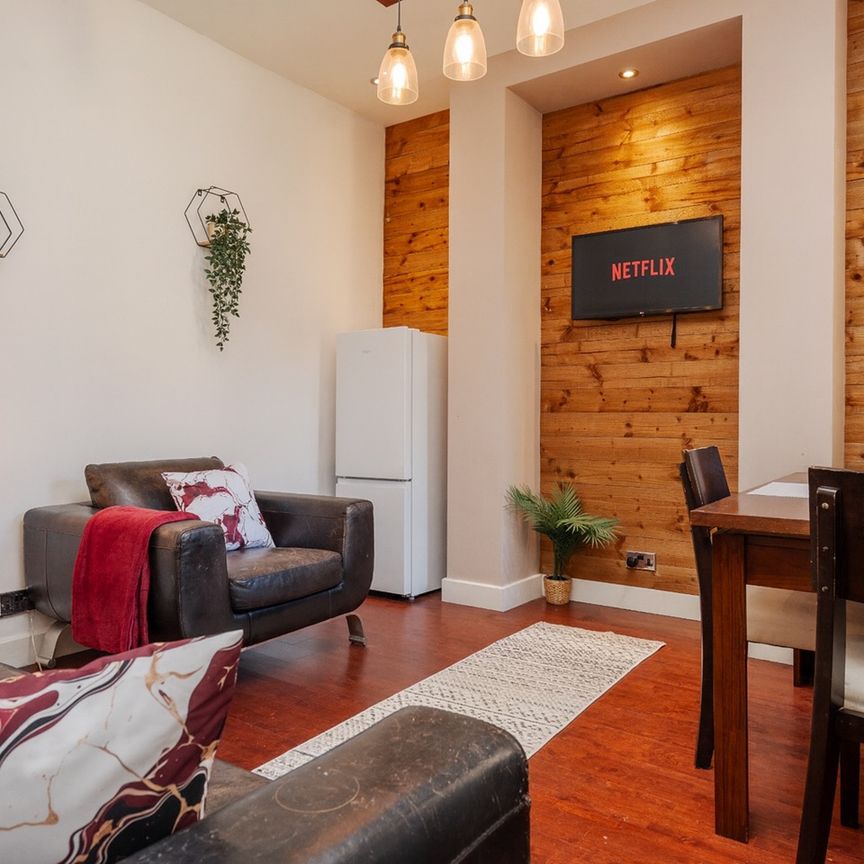 5 Bed Terraced House, Portrush Street, L13 - Photo 1