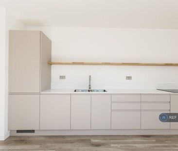 2 bedroom penthouse to rent - Photo 5