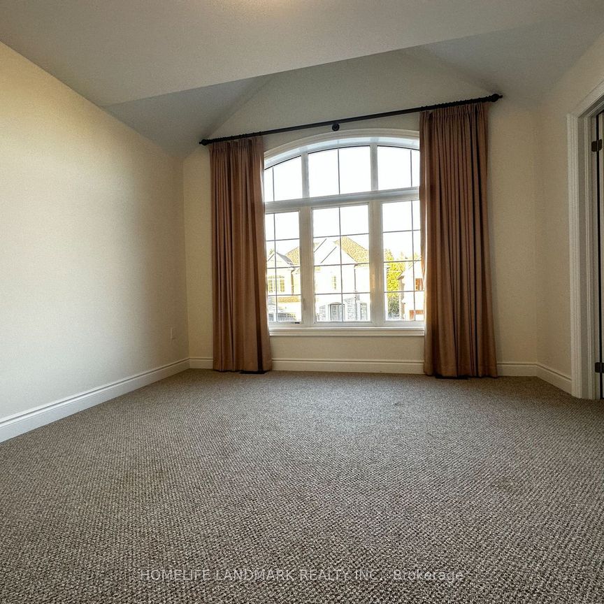 For Lease - 36 Upbound Court, East Gwillimbury, Ontario - Photo 1