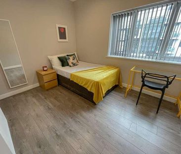 Pownall Square, L3 - Photo 4