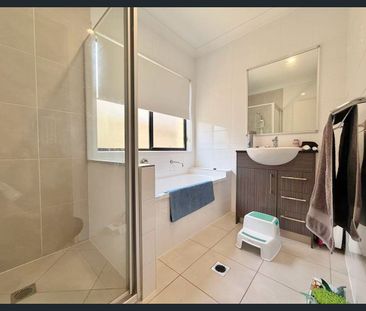 Immaculate Four Bedroom Home in Desirable Location - Coomera - Photo 4