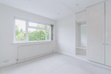 4 bedroom terraced house to rent - Photo 5