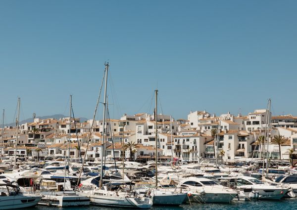 Penthouse in Puerto Banus with sea and Puerto Deportivo views