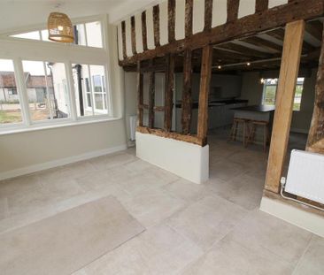 3 bedroom farm house to rent - Photo 3