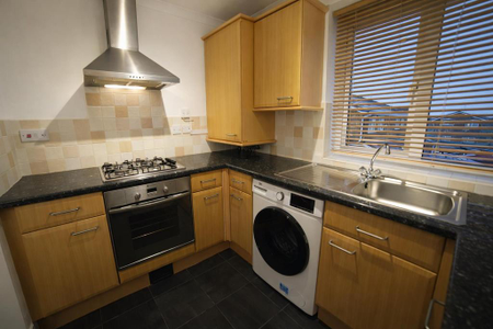 2 bedroom flat to rent - Photo 5
