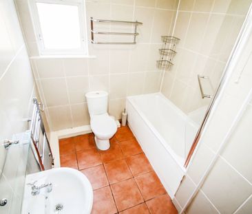 4 bedroom terraced house to rent - Photo 2