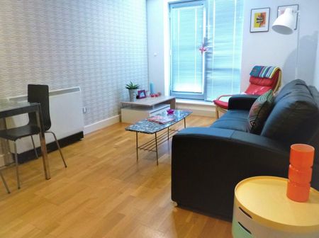 2 bedroom flat to rent - Photo 2