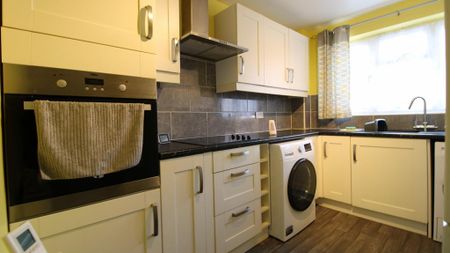 2 bedroom flat to rent - Photo 4