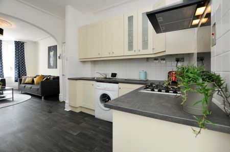 1 bedroom flat to rent - Photo 2