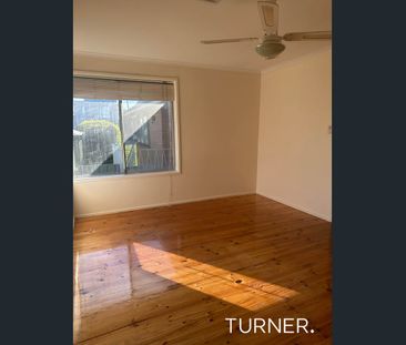 4 Bedroom house in a convenient location! - Photo 5