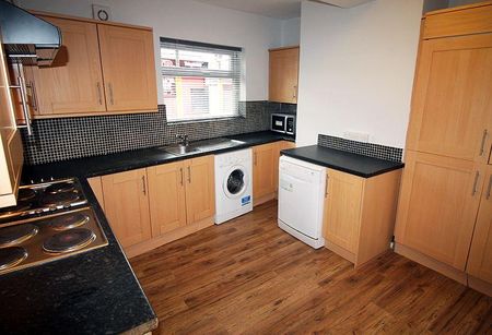 8 bedroom townhouse to rent - Photo 4