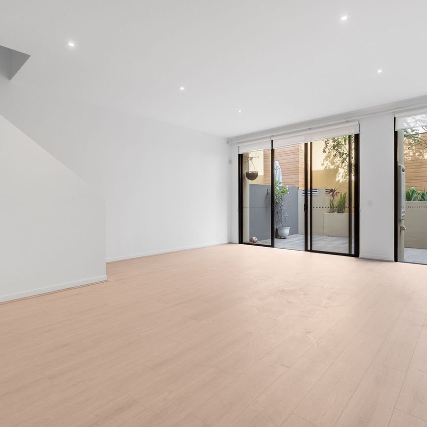 15 Brodie Avenue, Little Bay - Photo 1