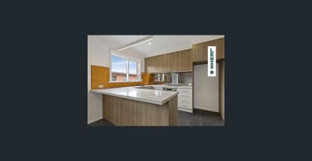 Stylish and Functional - Photo 5