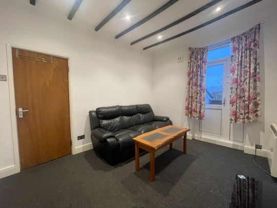 1 Bed Flat, Victoria Road, SO19 - Photo 1