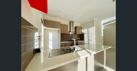 Alamanda School Zone , 6.6 kw Solar Panels, Alamanda club facility - Photo 4