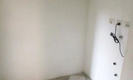 Office-Piazza Navona: Historic Building. Entrance, three rooms, including loft area, kitchen, bath, elevator, silent, sunny, doorman. Ref 262 - Photo 2