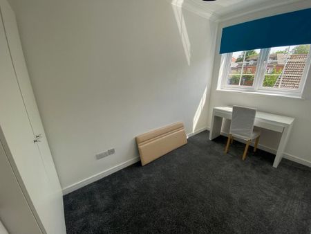 3 bedroom flat to rent - Photo 5