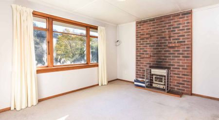 Three Bedroom Home - Pet Friendly - Photo 5