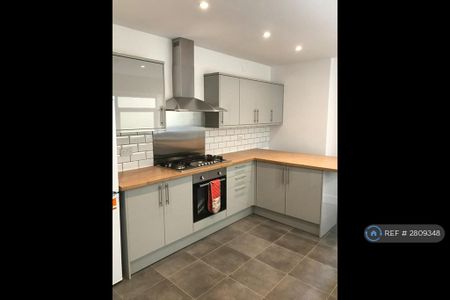 7 bedroom terraced house to rent - Photo 4