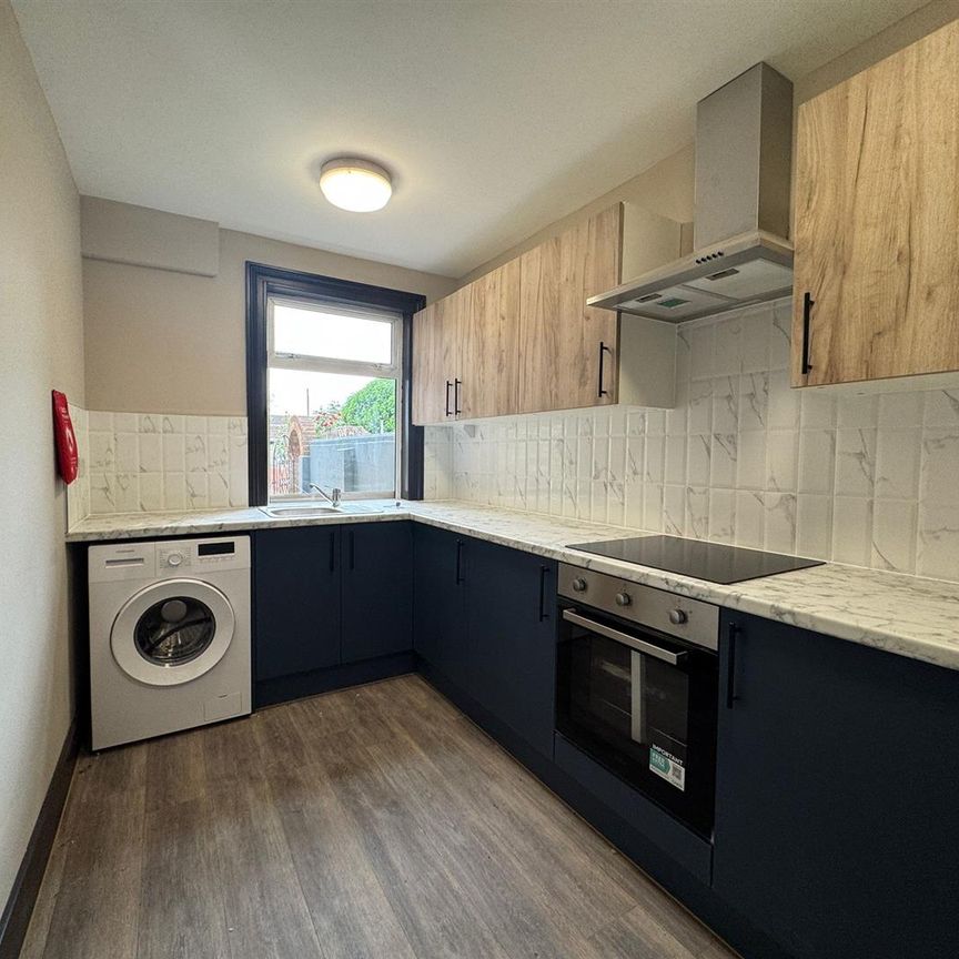 Douglas Road, Maidstone ME16, London - Photo 2