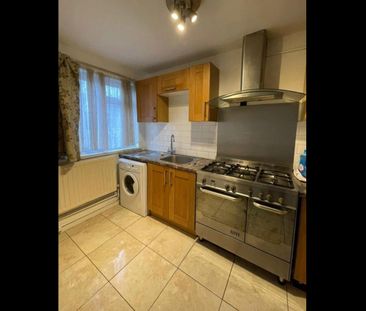 Room in a Shared House, Ettrick Street, E14 - Photo 6