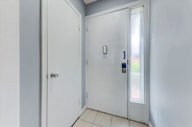 For Lease - 110 Ellendale Drive Unit# Main, Toronto, Ontario - Photo 1