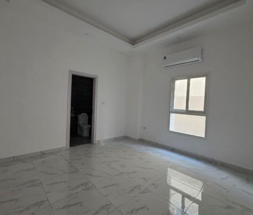 A distinctive villa that combines a prime location - Photo 6