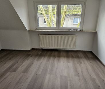 Gemütliche Dachgeschosswohnung mit ca. 55 m² Wohnfläche und 2 Zimmern - Photo 4