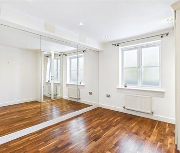 Gerard Gardens, Great Baddow, Chelmsford, CM2 9GD - Photo 3