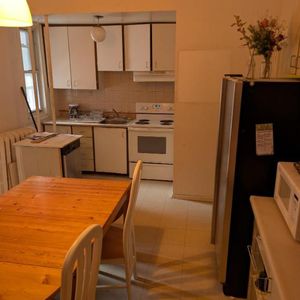 Grand 5 1/2 à Montréal Bien située - Photo 2