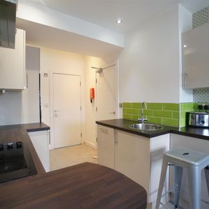 Apartment 3 (Afal Gwyrdd), 121 High Street - Photo 2