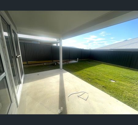 Unit 2/7 Auvergne Way, Old Bar, NSW 2430 - Photo 4
