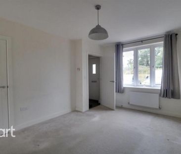 2 bedroom semi-detached house to rent - Photo 3