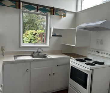 Two Bedrooms In Springfield - Photo 2